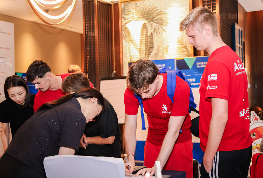 Julian Gintner und Michael Pomassl bei den WorldSkills 2026 in Shanghai