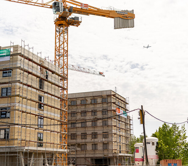 Aufnahme des Flughafen Hotels Schwechat in der Bauphase