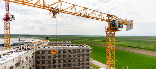 Aufnahme des Flughafen Hotels Schwechat in der Bauphase