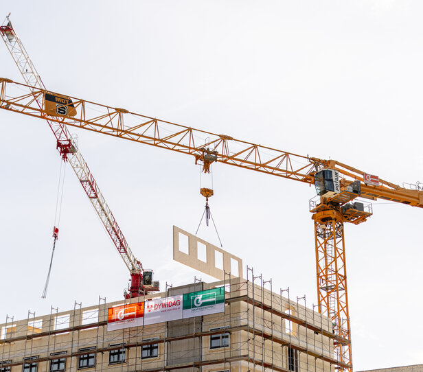 Aufnahme des Flughafen Hotels Schwechat in der Bauphase