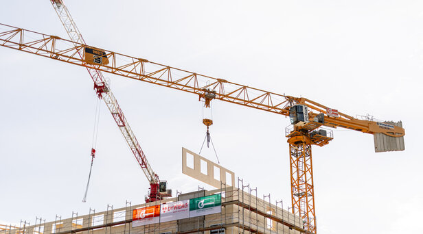 Aufnahme des Flughafen Hotels Schwechat in der Bauphase