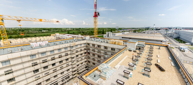 Aufnahme des Flughafen Hotels Schwechat in der Bauphase